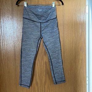 Athleta Ultimate Capri Leggings XS